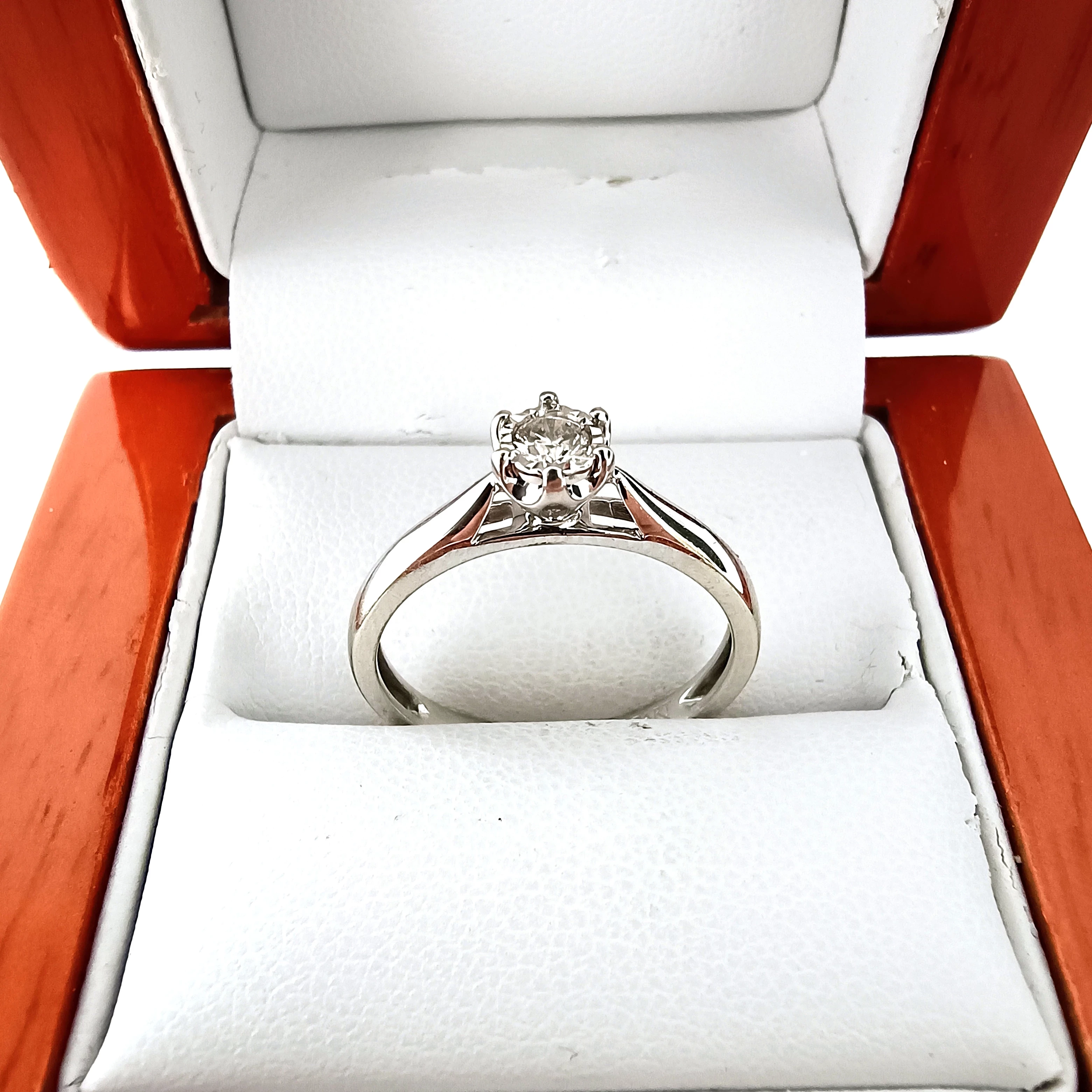 zloty-pierscionek-z-brylantem-585-201g-r13-wycena1600zl-slowackiego-68-warszawa