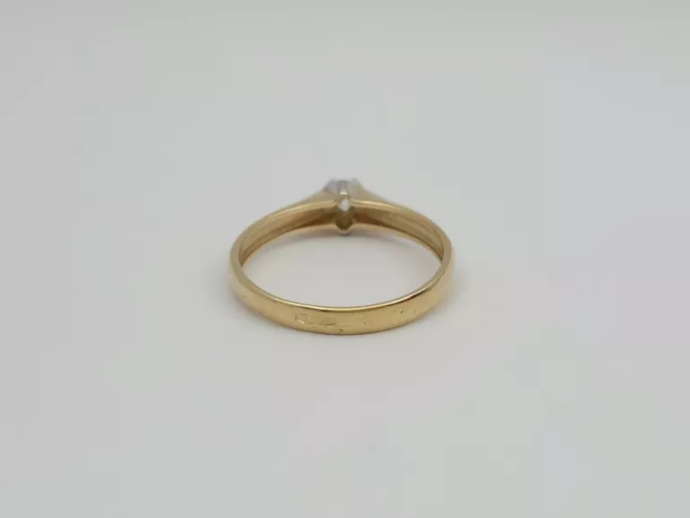 DELIKATNY ZŁOTY PIERŚCIONEK - 585 14K R.18 2,30G