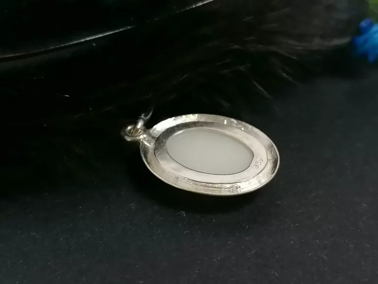 SREBRNA ZAWIESZKA MLECZNY KAMIEŃ PR.925 2,3G