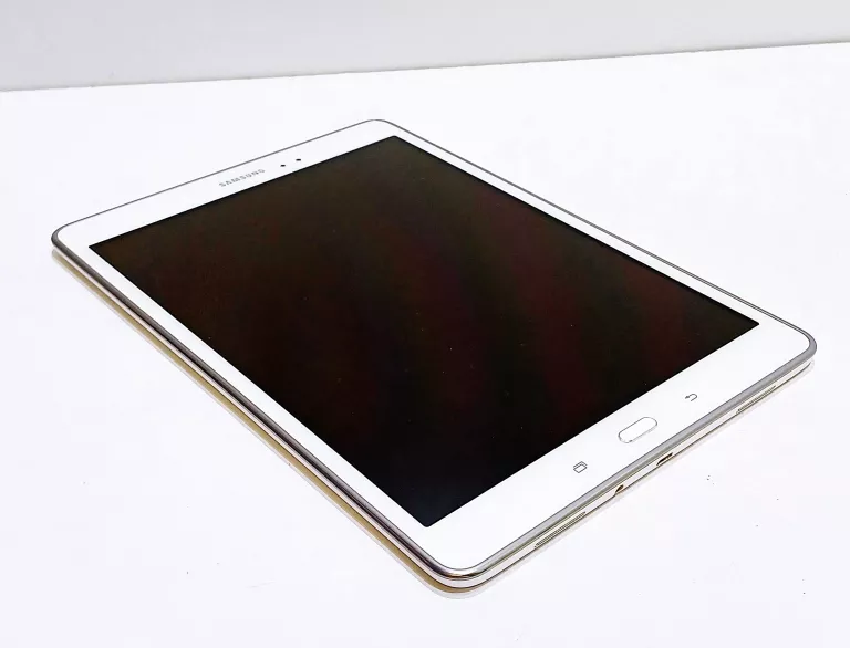 TABLET SAMSUNG GALAXY A 9,7" SM-T555 2/16GB KOMPLET