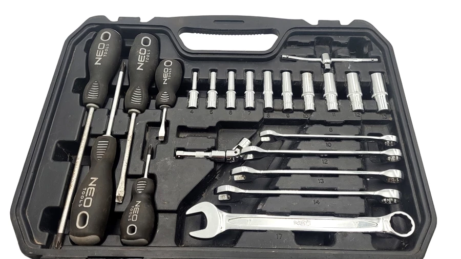 zestaw-narzedzi-klucze-nasadowe-neo-m4k-garage-w-walizce-ean-gtin-5905588618669