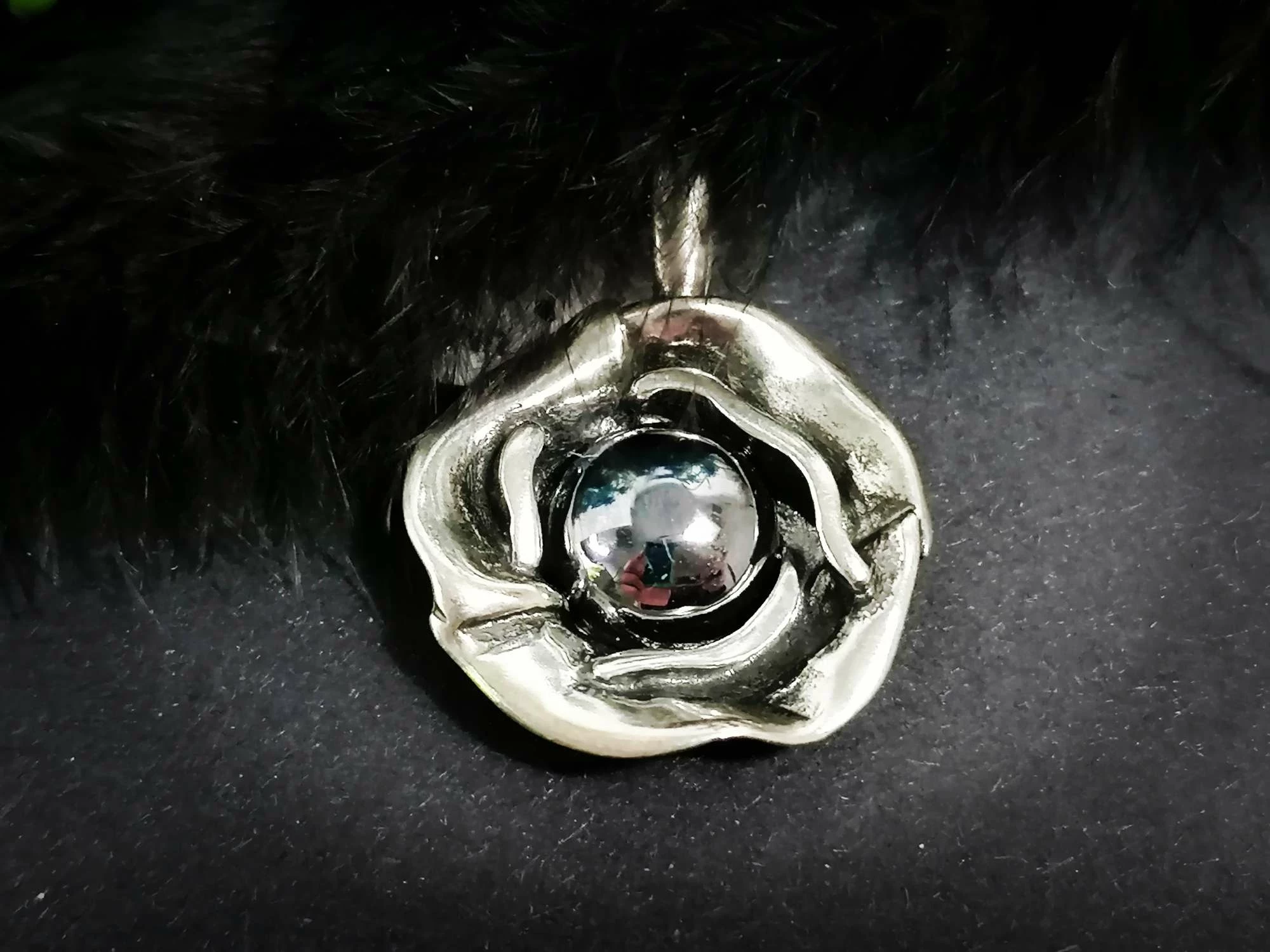 srebrna-zawieszka-kwiat-metaliczny-kamien-pr925-421g-stan-uzywany