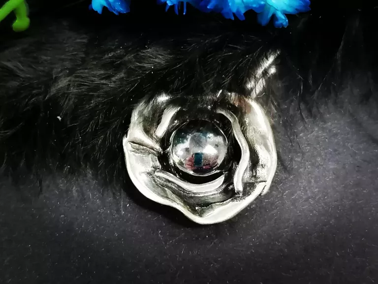 srebrna-zawieszka-kwiat-metaliczny-kamien-pr925-421g-marka-bez-marki