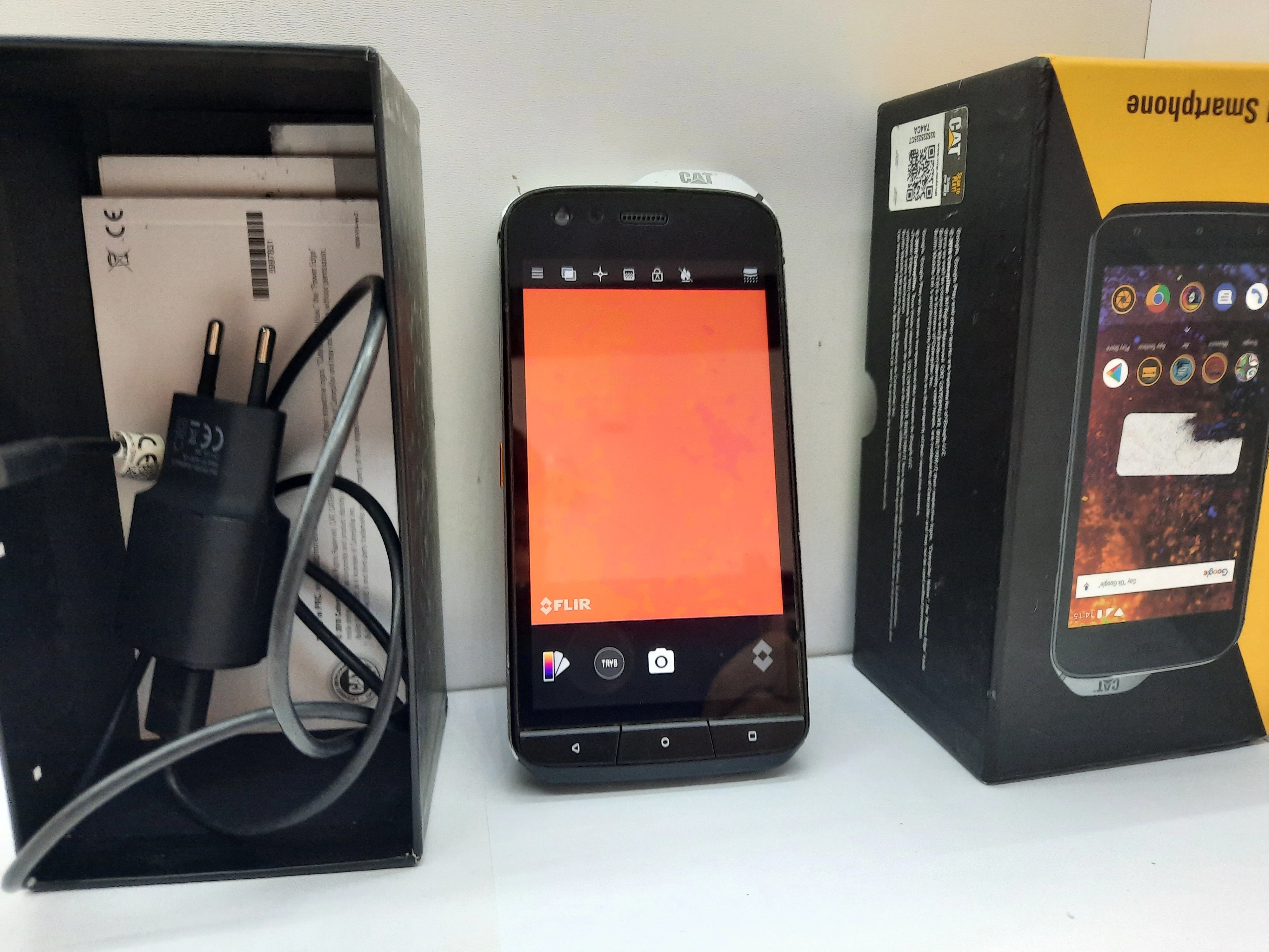 caterpillar-cat-s61ladowarkapudelko-plwolnosci-14-kamienna-gora-sj