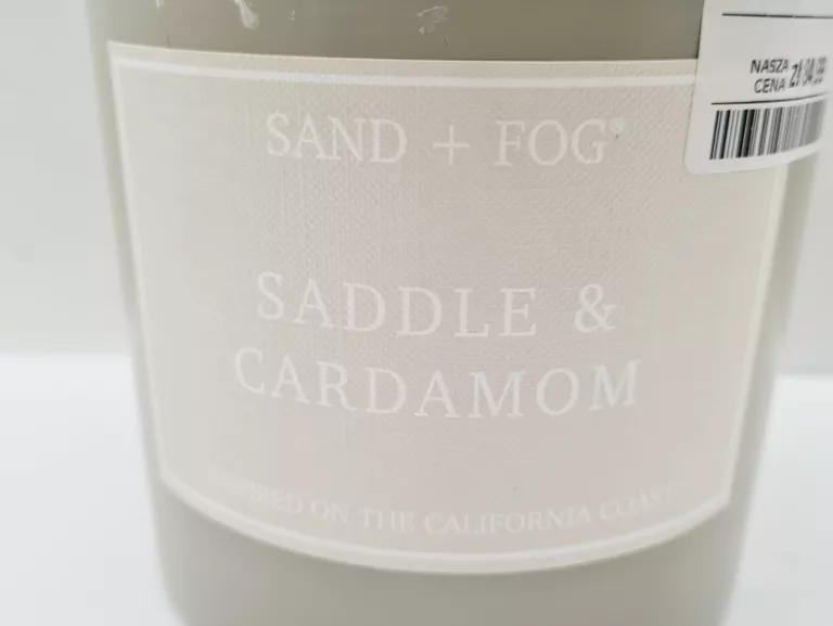 DUŻA ŚWIECZKA SAND + FOG SADDLE AND CARDAMON 600G