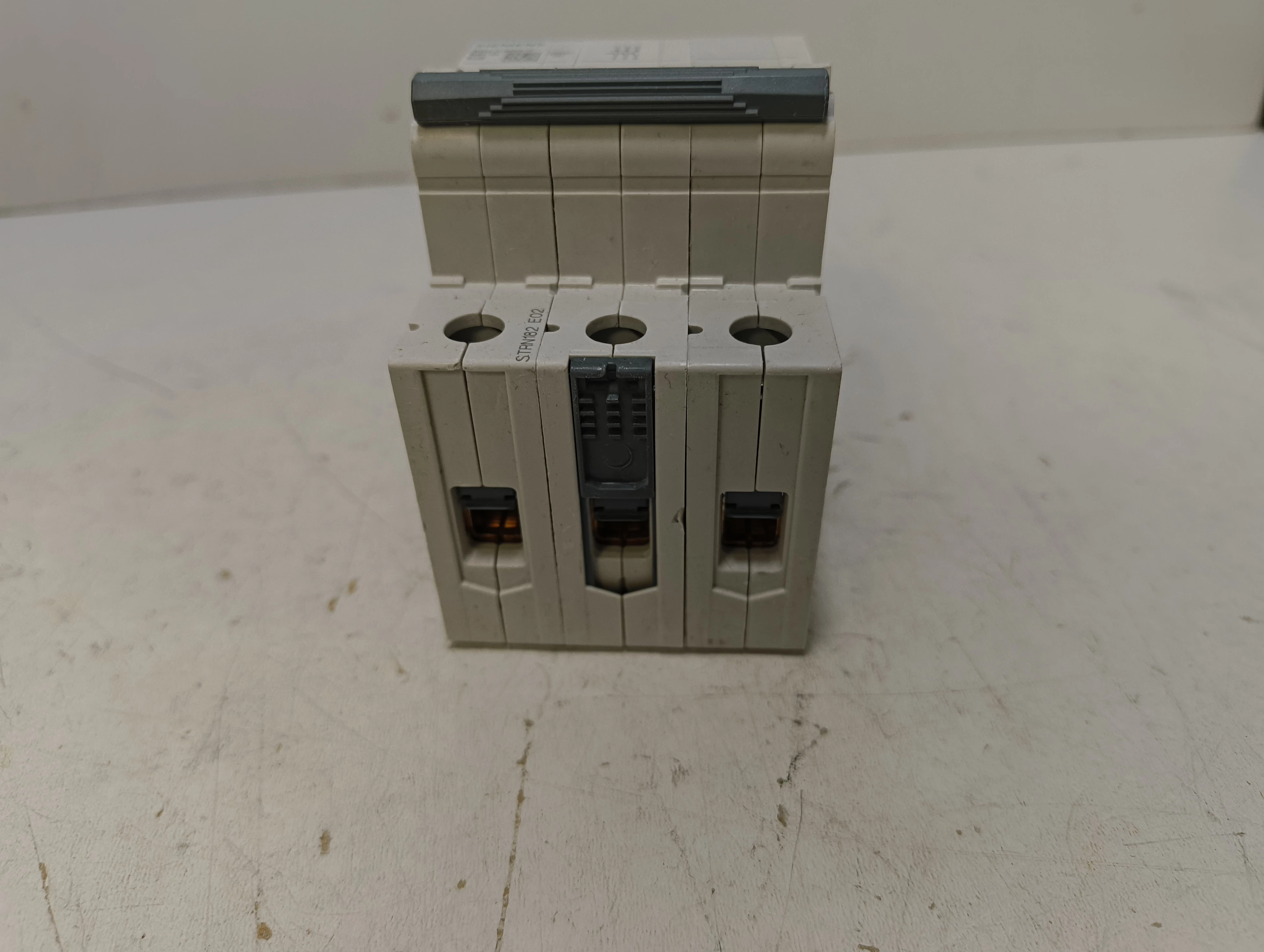 wylacznik-nadpradowy-3p-c-6ka-ac-siemens-stan-11323-2