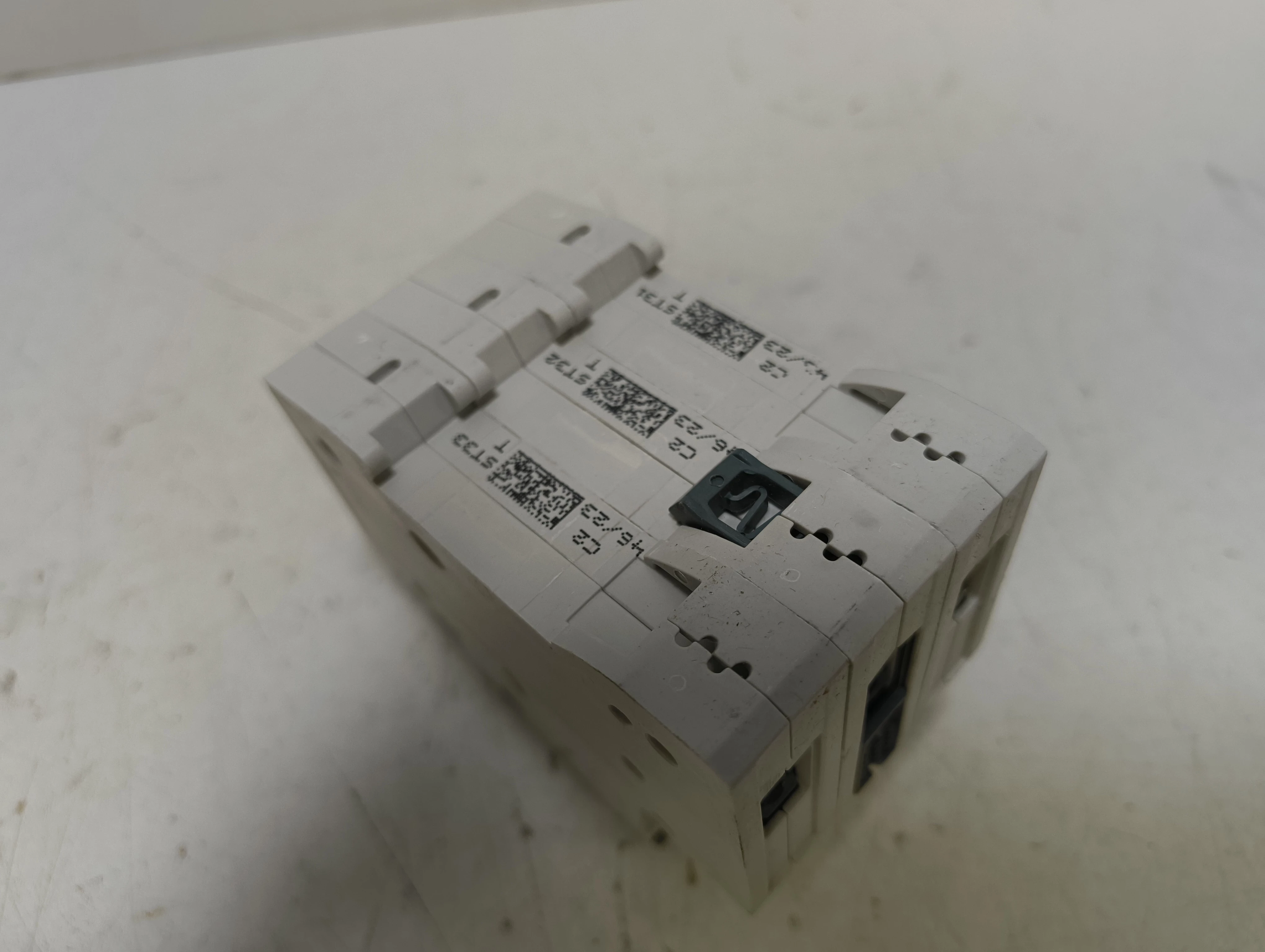 wylacznik-nadpradowy-3p-c-6ka-ac-siemens-kod-producenta-5sl6363-7