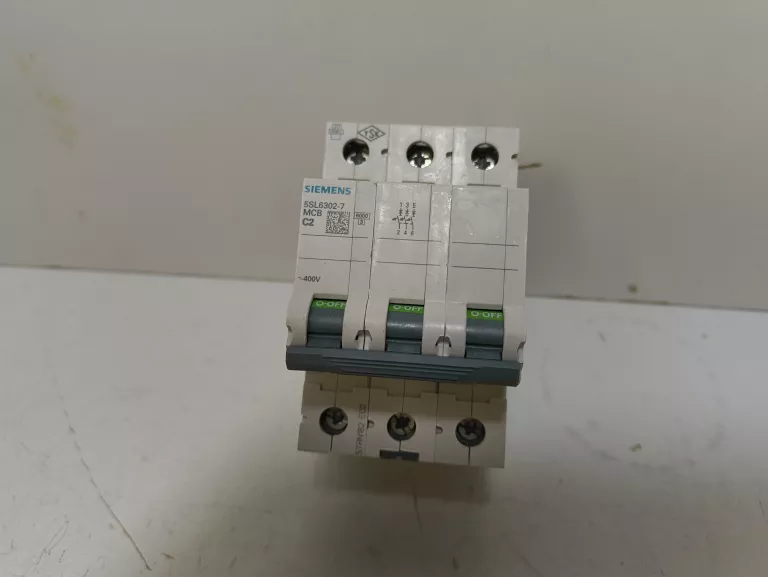 wylacznik-nadpradowy-3p-c-6ka-ac-siemens-osiedle-niepodleglosci-1-krakow