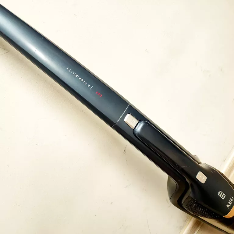 odkurzacz-pionowy-bezprzewodowy-aeg-cx7-2-i360-kolor-dominujacy-129357-5