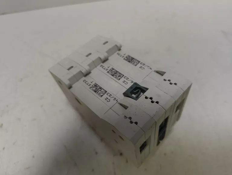 wylacznik-nadpradowy-3p-c-6ka-ac-siemens-kod-producenta-5sl6363-7