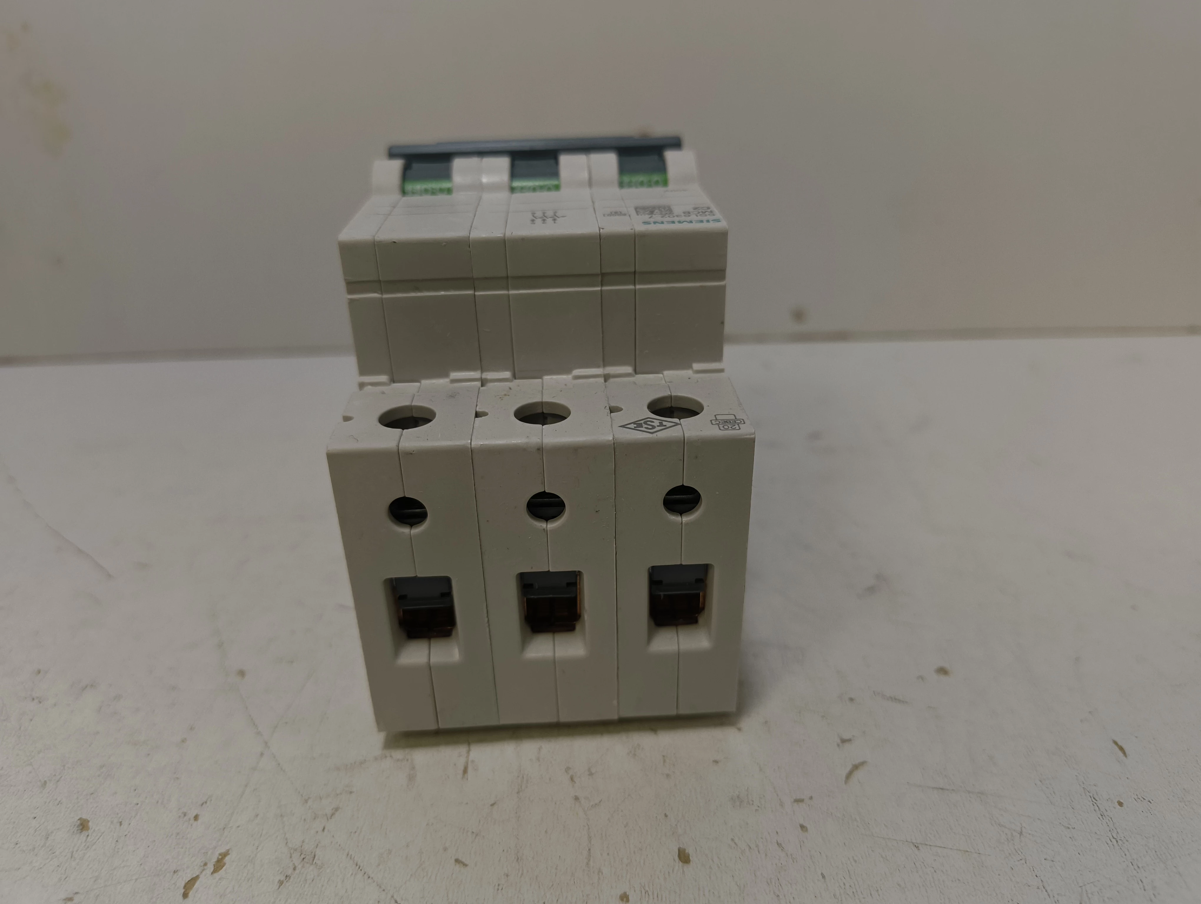 wylacznik-nadpradowy-3p-c-6ka-ac-siemens-rodzaj-129912-9