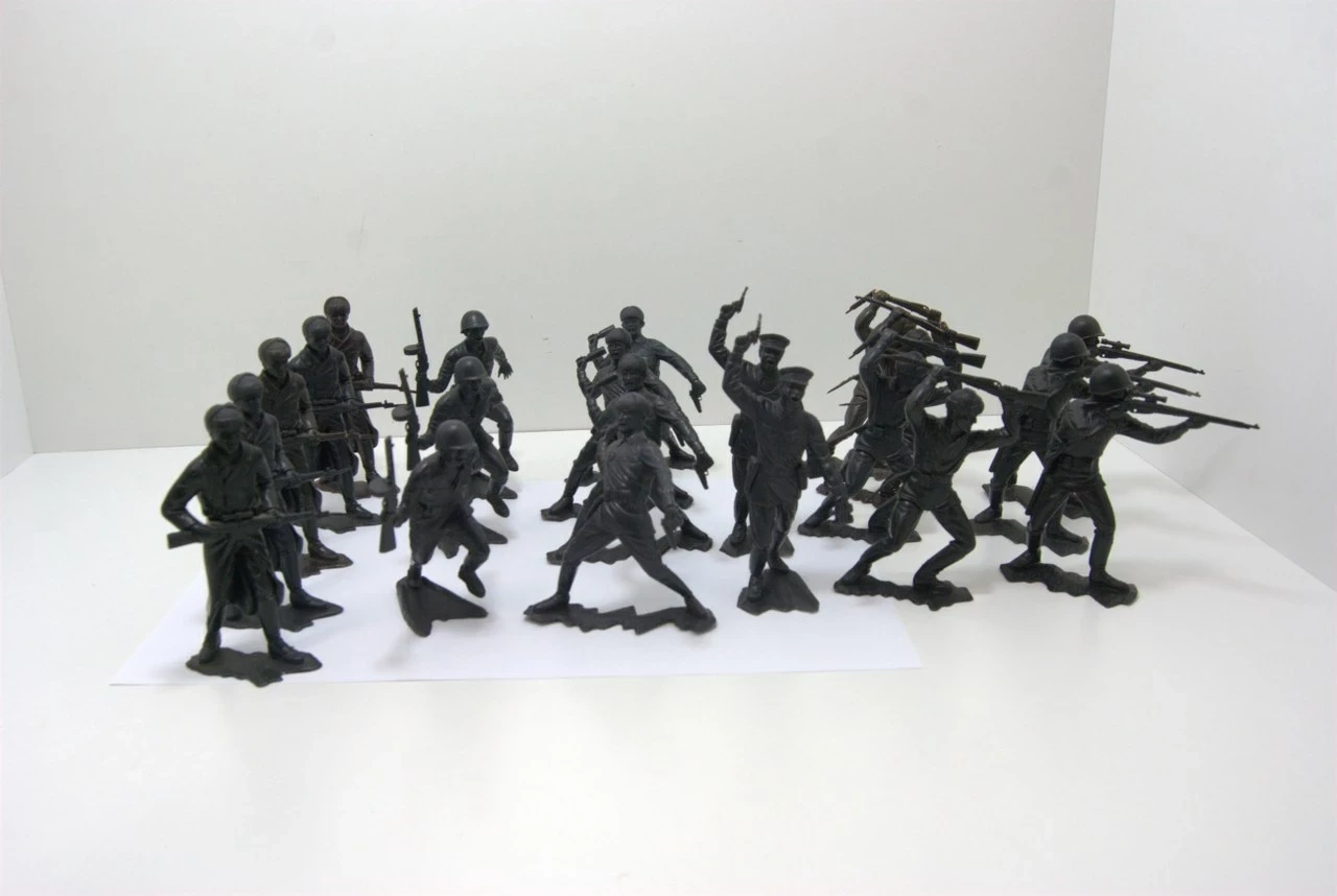 doniecka-fabryka-zabawek-ii-wojna-swiatowa-figurki-raclawicka-15-swidnik