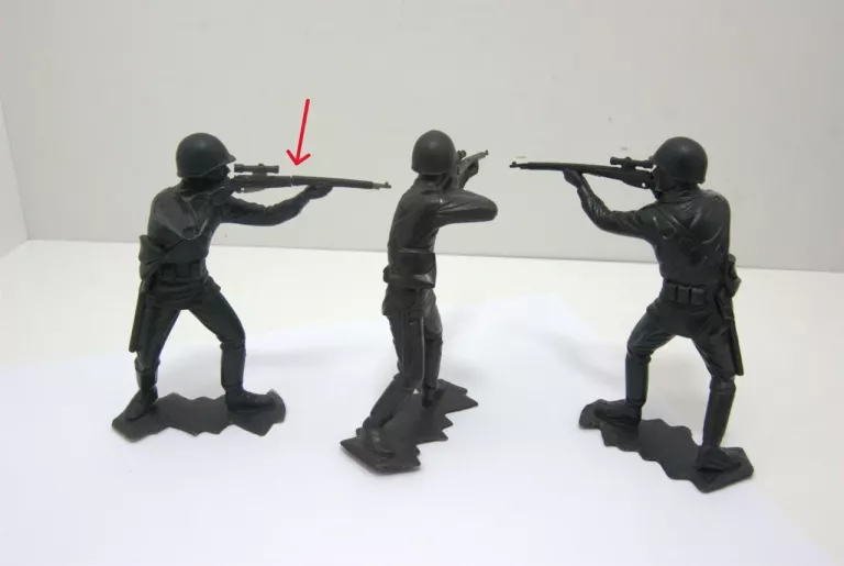 doniecka-fabryka-zabawek-ii-wojna-swiatowa-figurki-raclawicka-15-swidnik