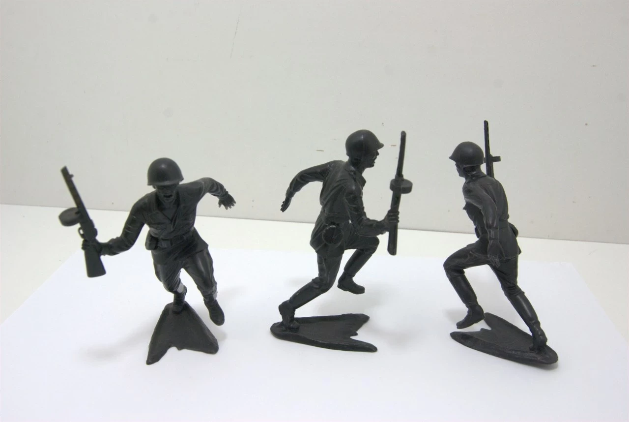 doniecka-fabryka-zabawek-ii-wojna-swiatowa-figurki-raclawicka-15-swidnik
