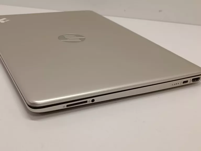 LAPTOP HP 15S-FQ2008NW 15,6"/I5-1135G7/8GB/1TB SSD