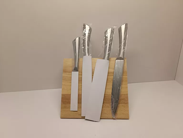 komplet-nozy-z-magnetycznym-stojakiem-pepco-home-boh-warszawy-69-bartoszyce