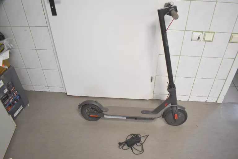 HULAJNOGA XIAOMI MI ELECTRIC SCOOTER M365 PRO 2 CZARNA 600 W 20 KM/H