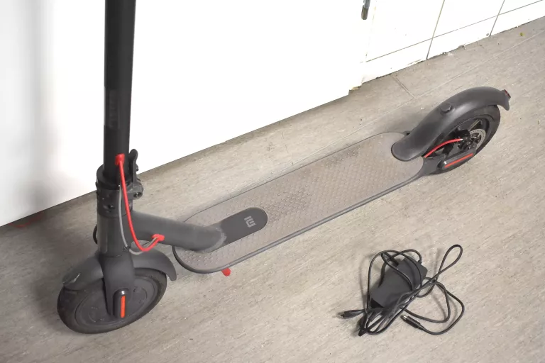 HULAJNOGA XIAOMI MI ELECTRIC SCOOTER M365 PRO 2 CZARNA 600 W 20 KM/H