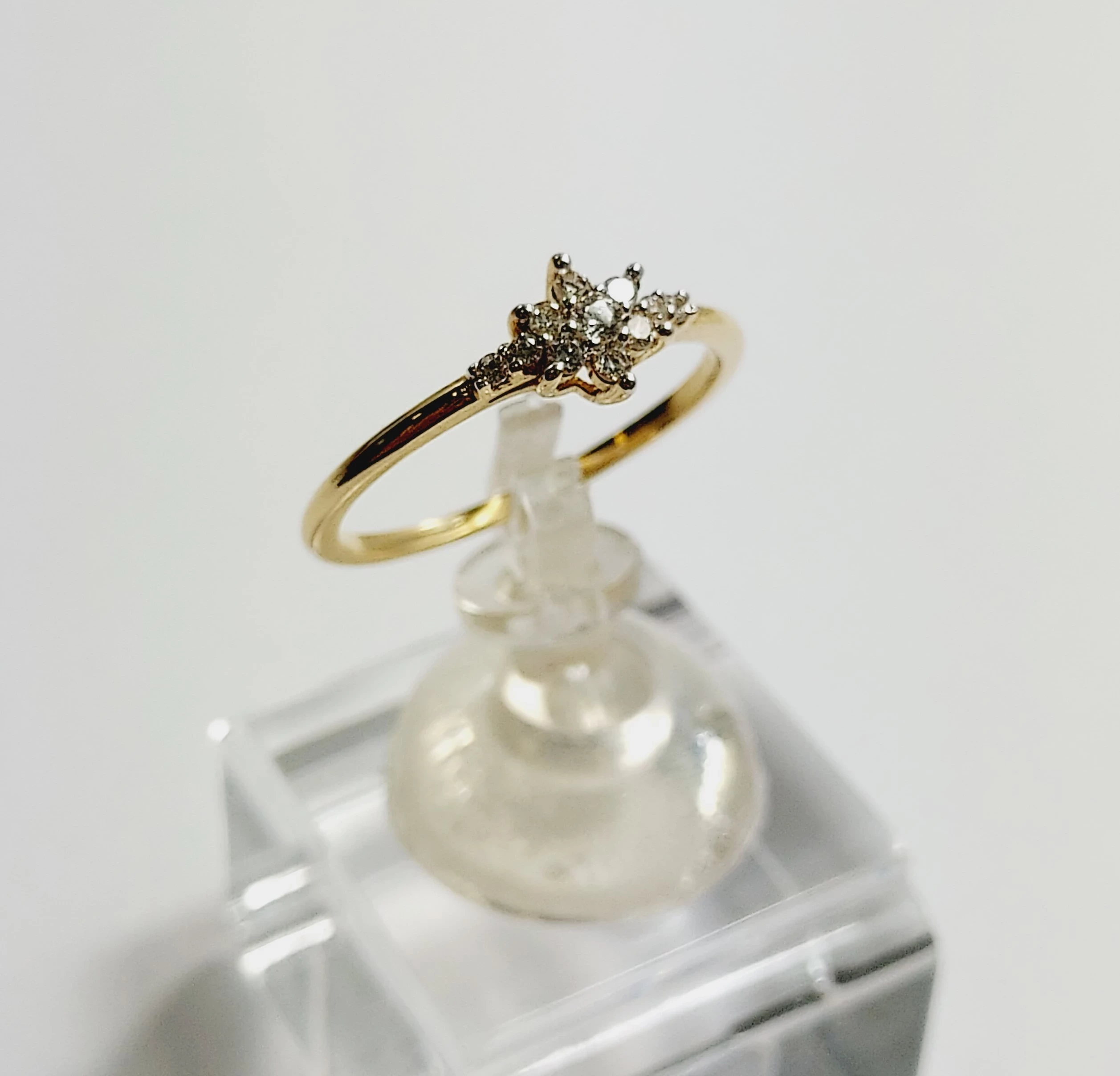 nienoszony-zloty-pierscionek-kwiatek-z-cyrkoni-161-585-r15-marka-248811-1220464