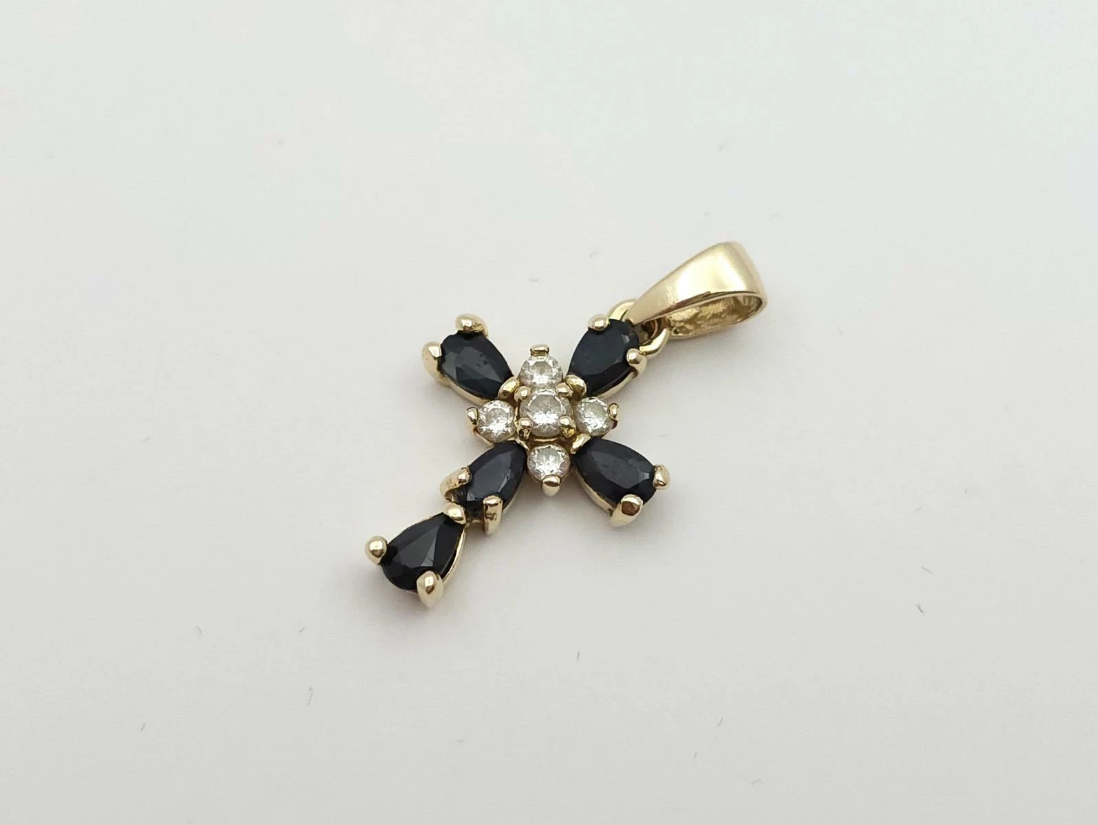 zlota-zawieszka-krzyz-cyrkonie-585-14k-205g-marka-bez-marki