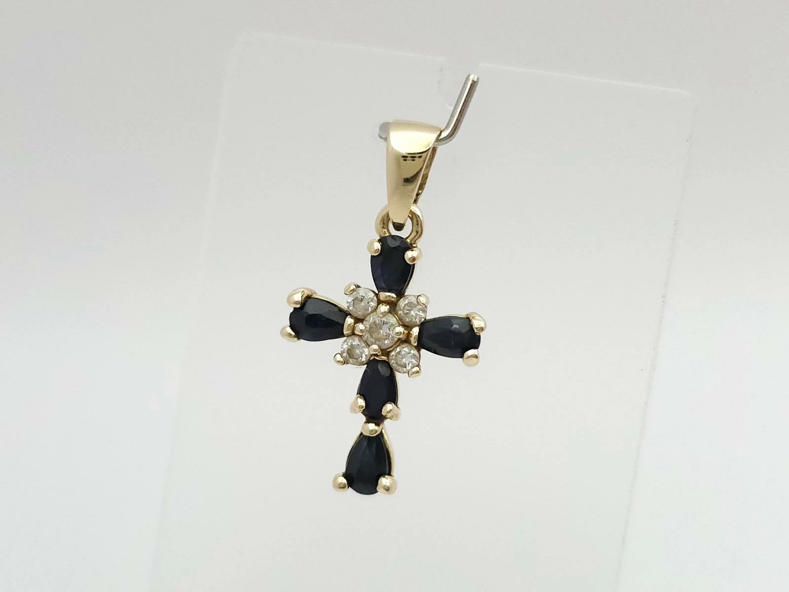 zlota-zawieszka-krzyz-cyrkonie-585-14k-205g-ean-gtin-5900025418611