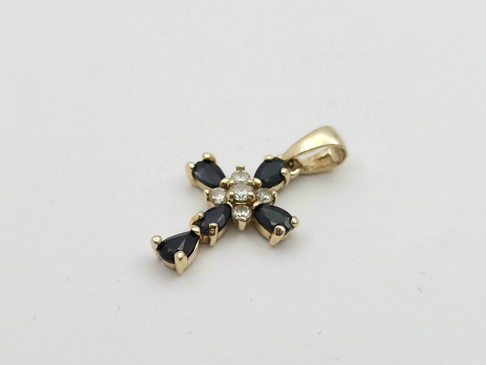 zlota-zawieszka-krzyz-cyrkonie-585-14k-205g-rodzaj-wyrob-jubilerski