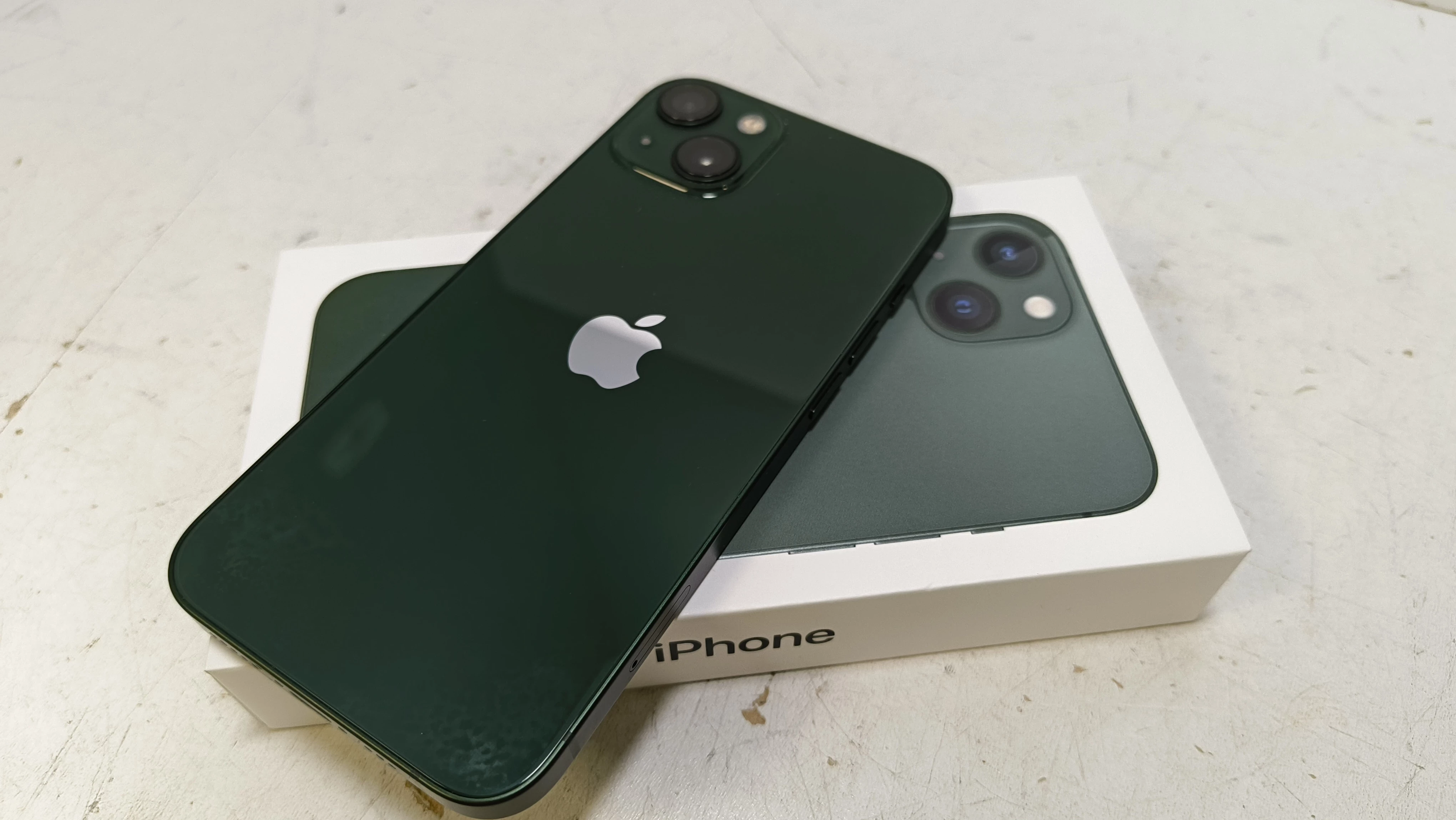 telefon-iphone-13-128gb-kondycja-100-gwarancja-play-wbudowana-pamiec-128-gb