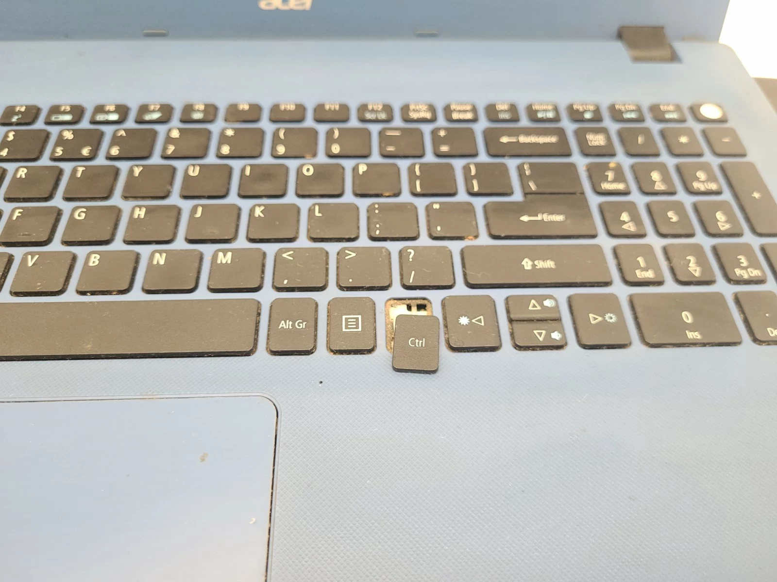 laptop-acer-aspire-e5-573-core-i3-4gb-przekatna-ekranu-1560