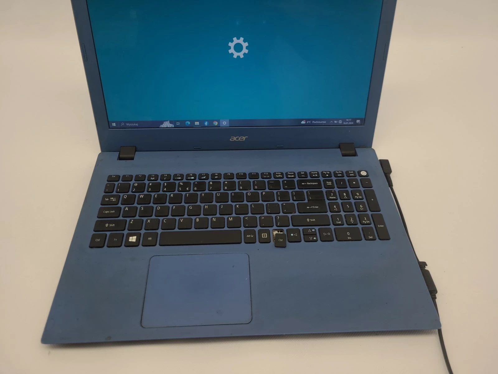 laptop-acer-aspire-e5-573-core-i3-4gb-rodzaj-karty-graficznej-grafika-zintegrowana