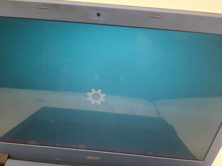 laptop-acer-aspire-e5-573-core-i3-4gb-typ-dysku-twardego-brak