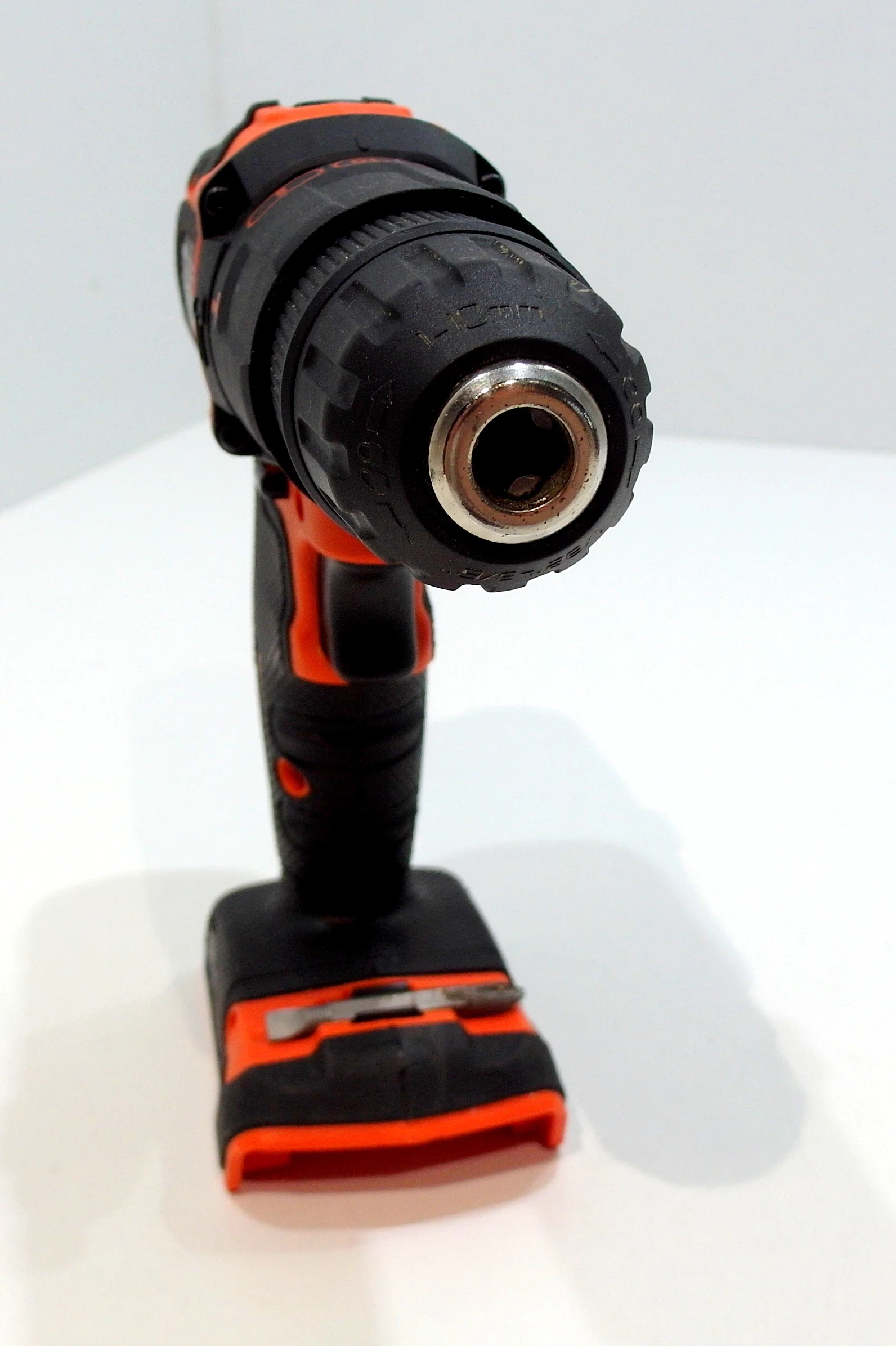 wkretarka-blackdecker-bcd700s-z-ladowarka-pojemnosc-akumulatora-15