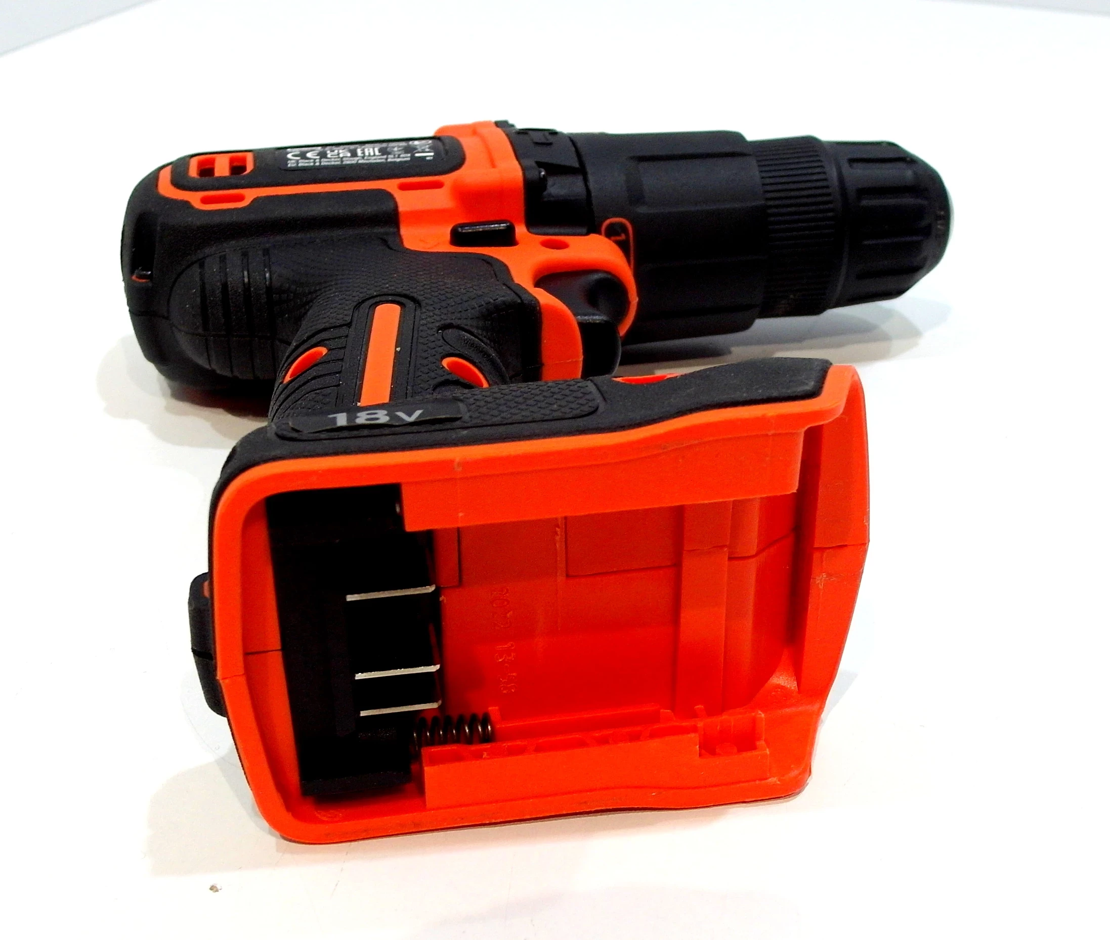 wkretarka-blackdecker-bcd700s-z-ladowarka-ean-gtin-5054905248178