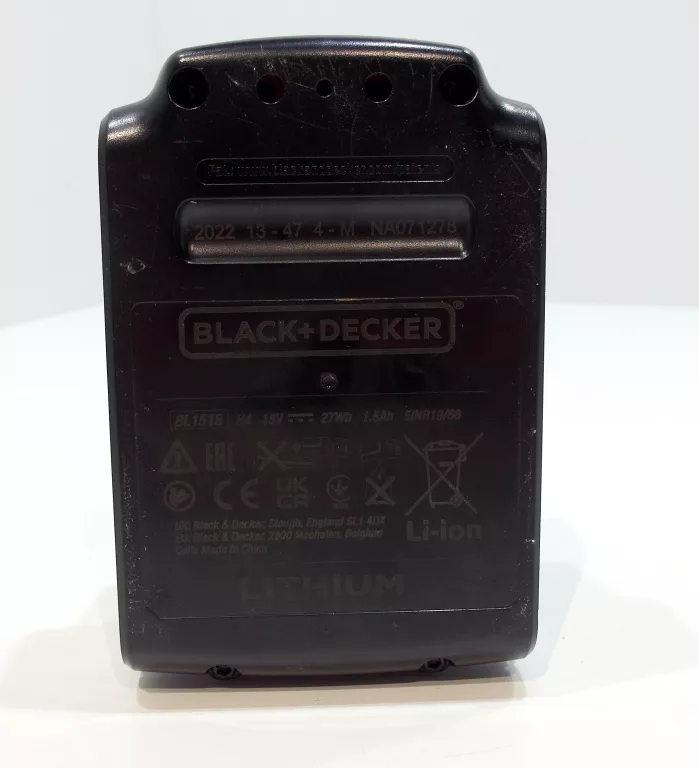 wkretarka-blackdecker-bcd700s-z-ladowarka-napiecie-v-18-v