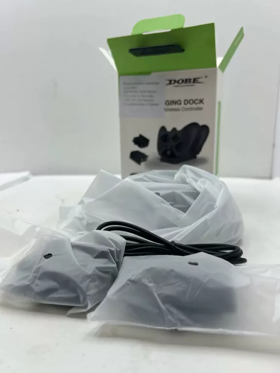 STACJA ŁADUJĄCA DOBE DUAL CHARGING DOCK PUDEŁKO XBOX ONE
