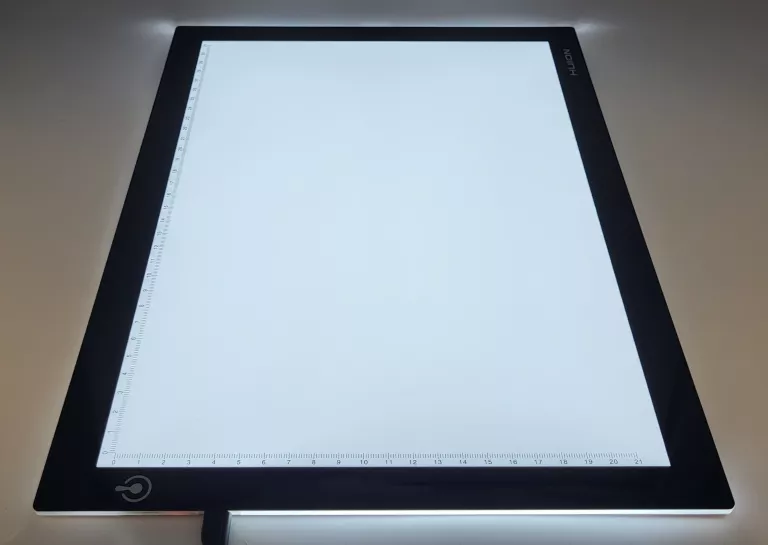 PODŚWIETLANA DESKA KREŚLARSKA LED HUION L4S