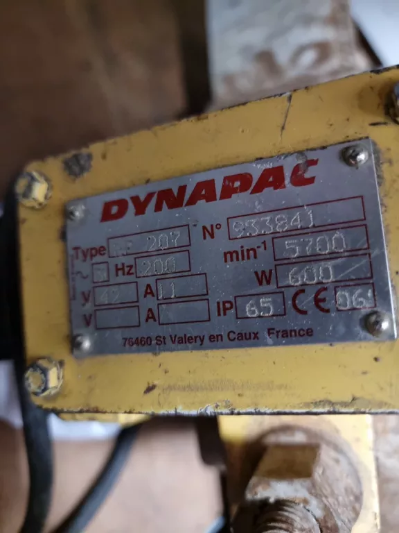 WIBRATOR DOCZEPNY DYNAPAC ER207