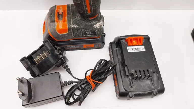 WKRĘTARKA BLACK DECKER BCD700S + 2X AKU + ŁAD