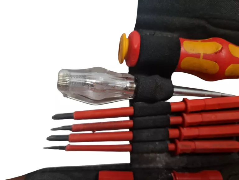 ZESTAW IZOLOWANYCH WKRĘTAKÓW WERA KRAFTFORM VDE 1KV 16 EL. (W ETUI)