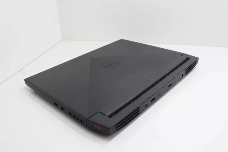 LAPTOP DELL 5511-6373 15,6 " INTEL CORE I5 16 GB / 512 GB SZARY