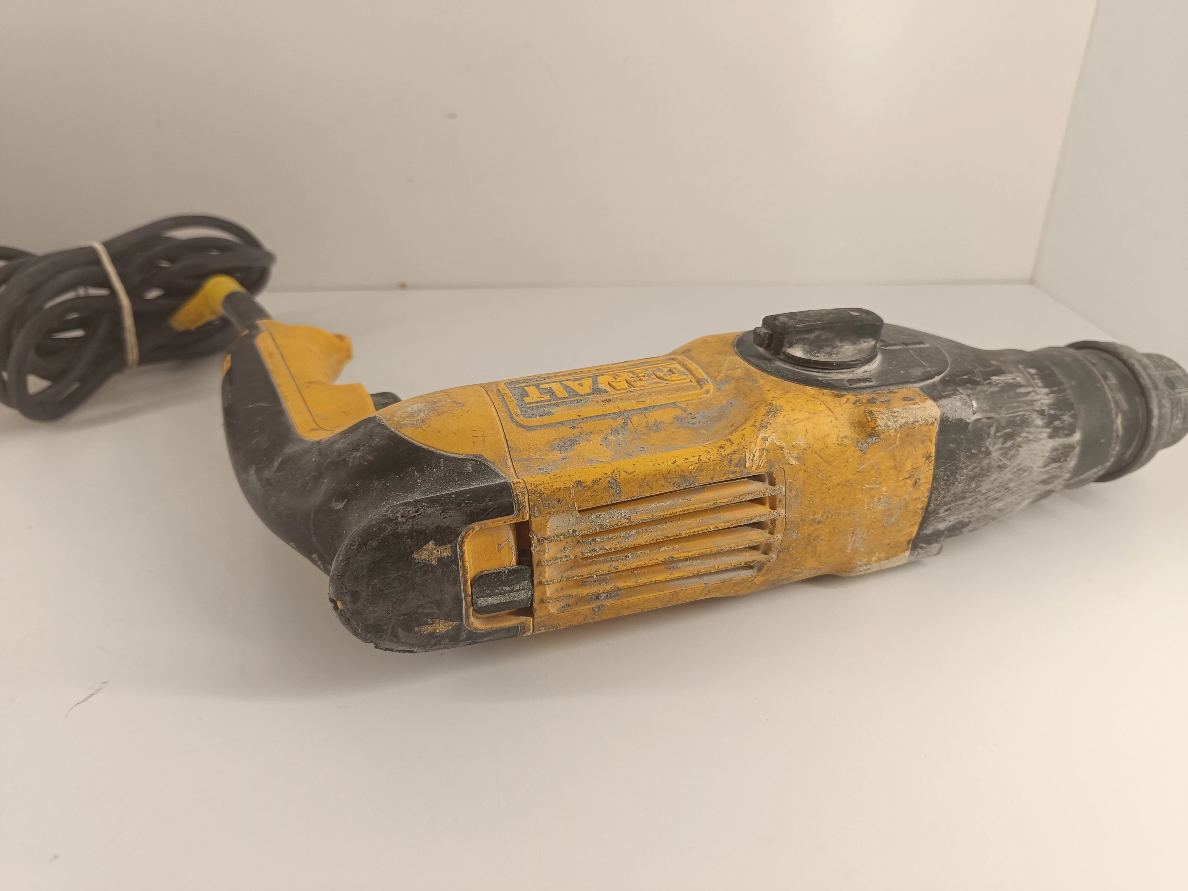 mlotowiertarka-dewalt-d25103-marka-128608-5