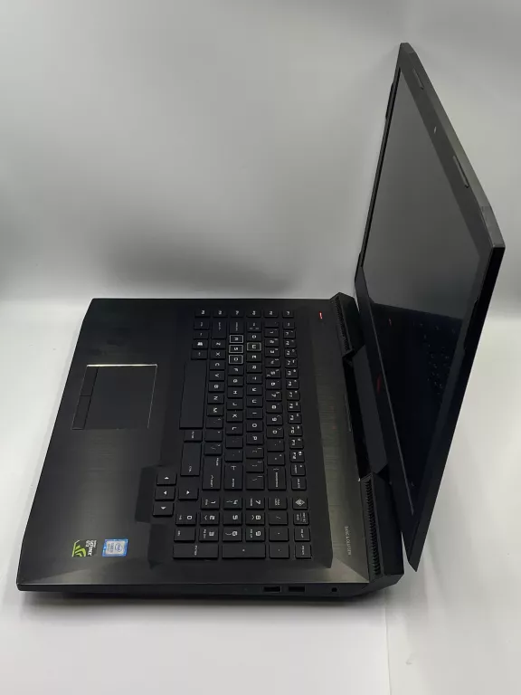 laptop-hp-omen-17-an103nw-i5-8300h-16-gb256-gb-ssdgeforce-gtx-1050-win-1-przekatna-ekranu-1730