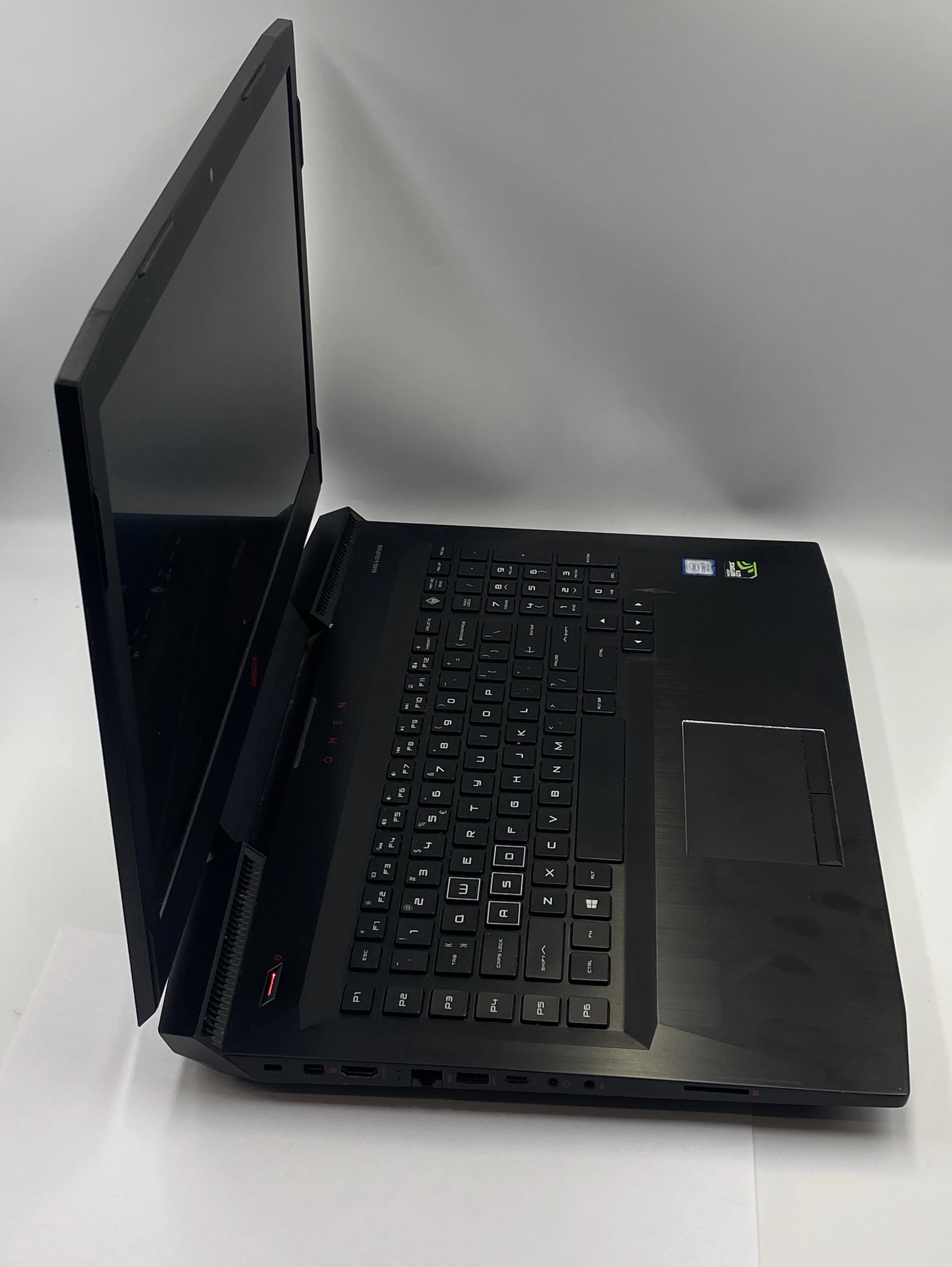 laptop-hp-omen-17-an103nw-i5-8300h-16-gb256-gb-ssdgeforce-gtx-1050-win-1-rozdzielczosc-px-4474-211457