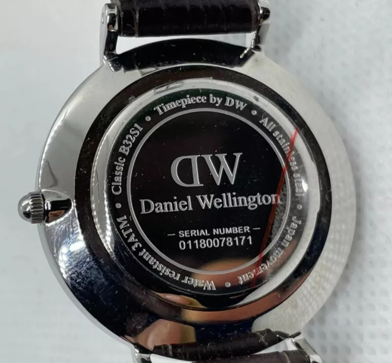 piekny-damski-zegarek-daniel-wellington-classic-petite-stan-11323-2