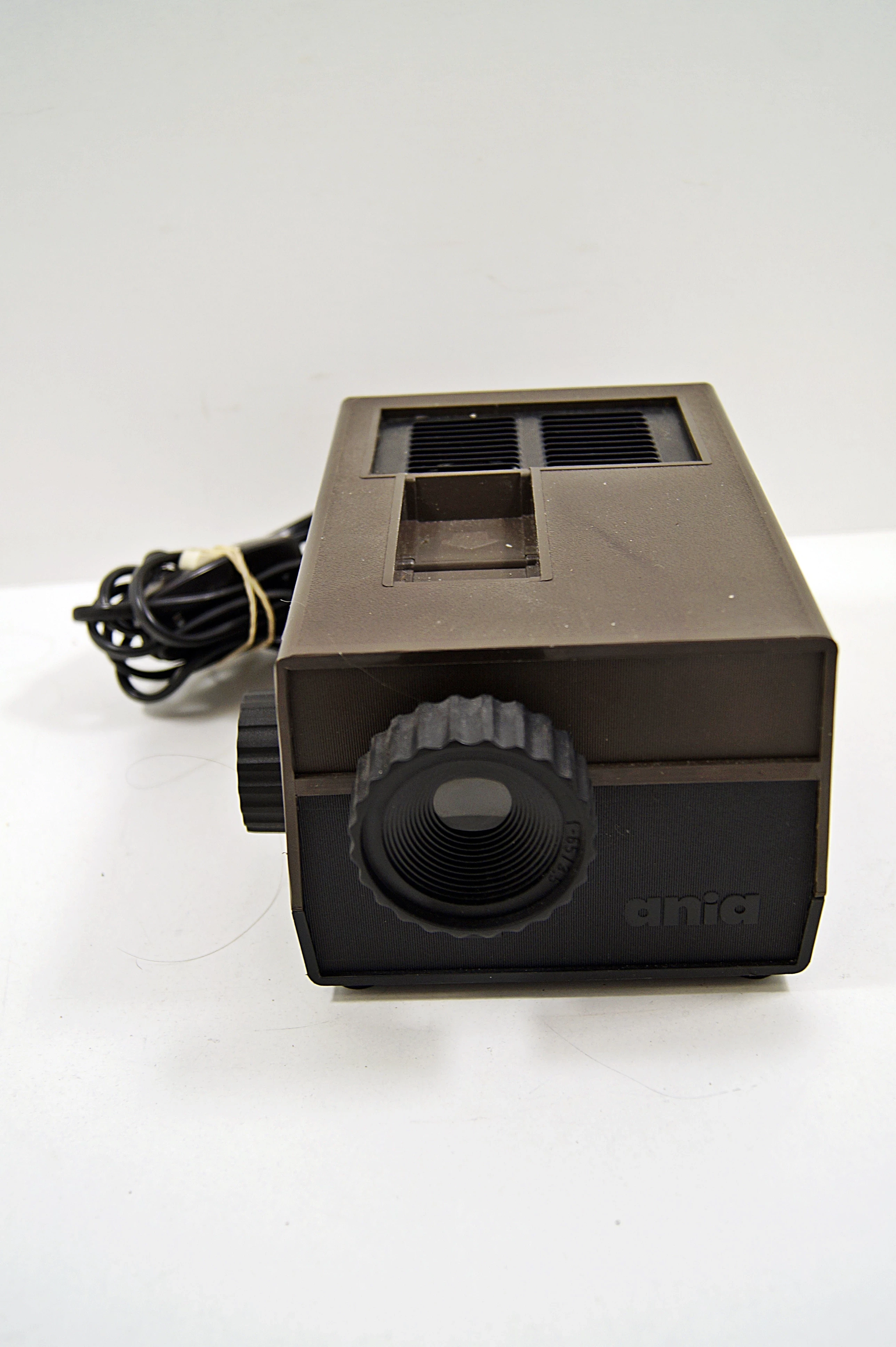 rzutnik-ania-projektor-diaskop-z-prl-do-bajek-bajka-ukryty-skarb-rodzaj-projektor