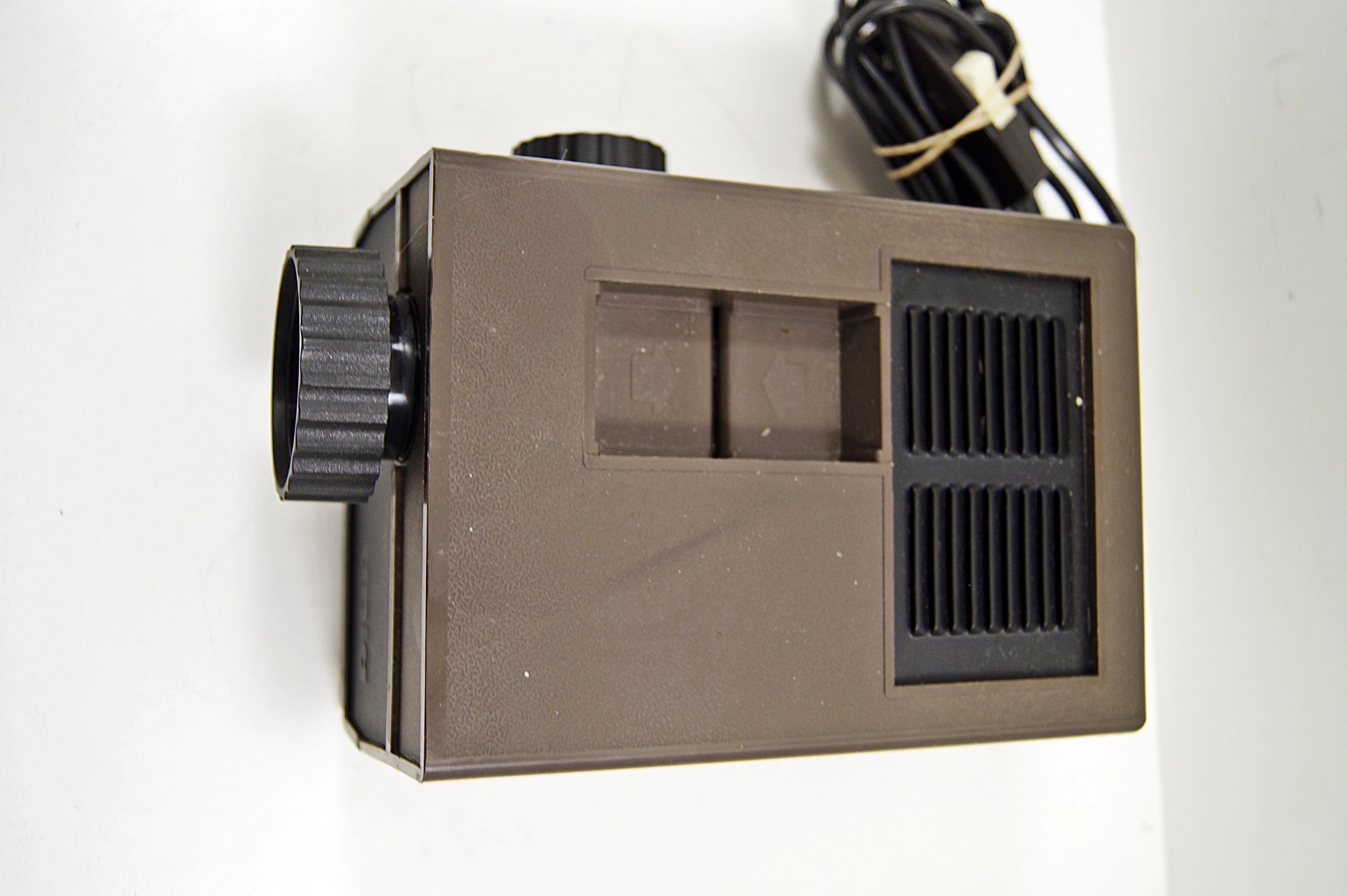 rzutnik-ania-projektor-diaskop-z-prl-do-bajek-bajka-ukryty-skarb-product-id