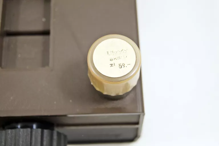 rzutnik-ania-projektor-diaskop-z-prl-do-bajek-bajka-ukryty-skarb-model-ania