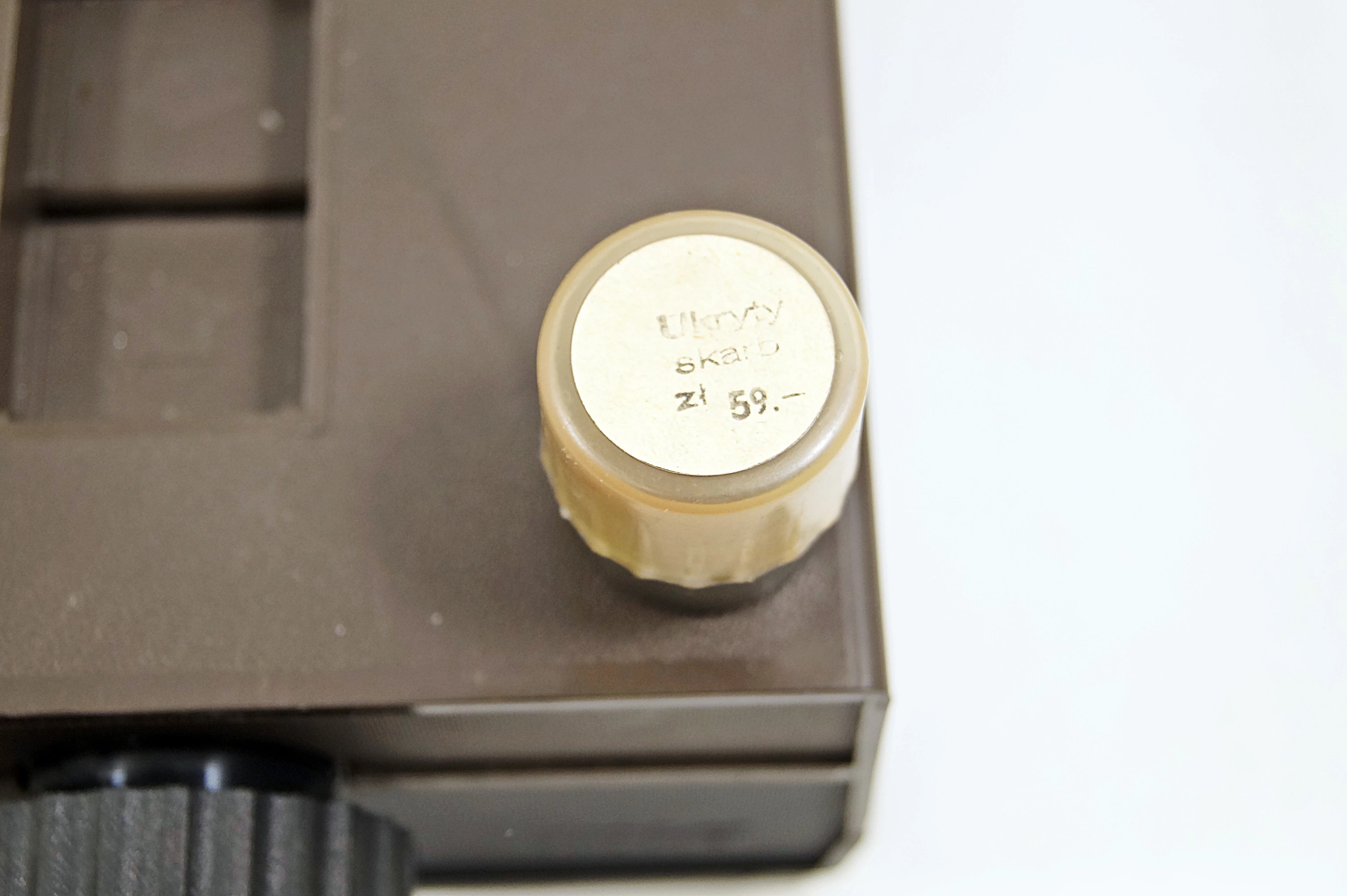 rzutnik-ania-projektor-diaskop-z-prl-do-bajek-bajka-ukryty-skarb-model-ania