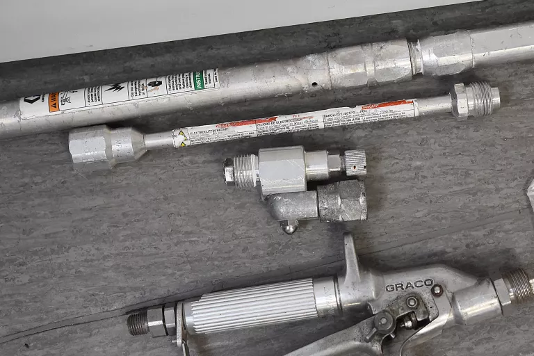 244364 PISTOLET LINIOWY GRACO + AKCSORIA