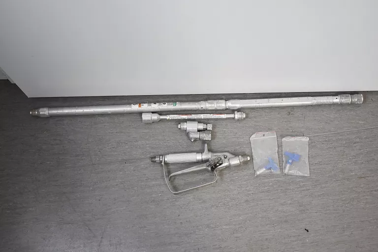 244364 PISTOLET LINIOWY GRACO + AKCSORIA