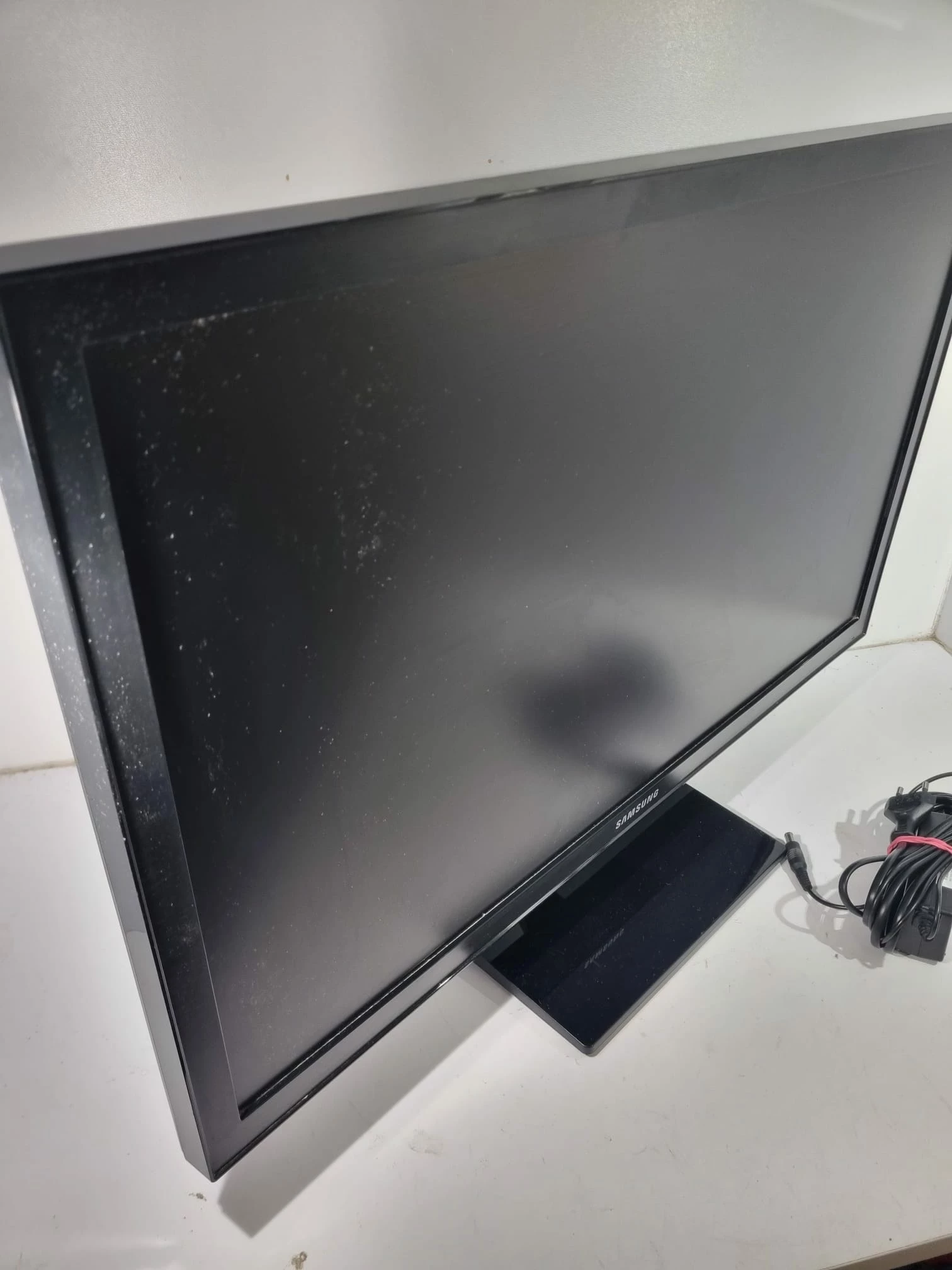 monitor-samsung-s27e330-rodzaj-podswietlania-led